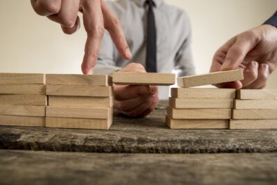 Błędy poznawcze w zakładach bukmacherskich – paradoks hazardzisty