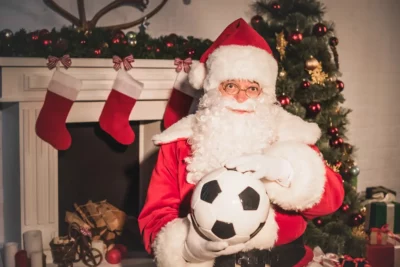 Jakie mecze w Wigilię, Boże Narodzenie, Sylwestra i Nowy Rok 2022/2023? Czy bukmacherzy działają w święta?