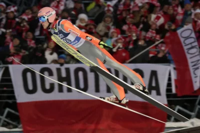 Zakopane HS140. Konkurs indywidualny i drużynowy Pucharu Świata w skokach narciarskich 2022/2023. Kiedy zawody? Harmonogram, faworyci bukmacherów i transmisje na żywo