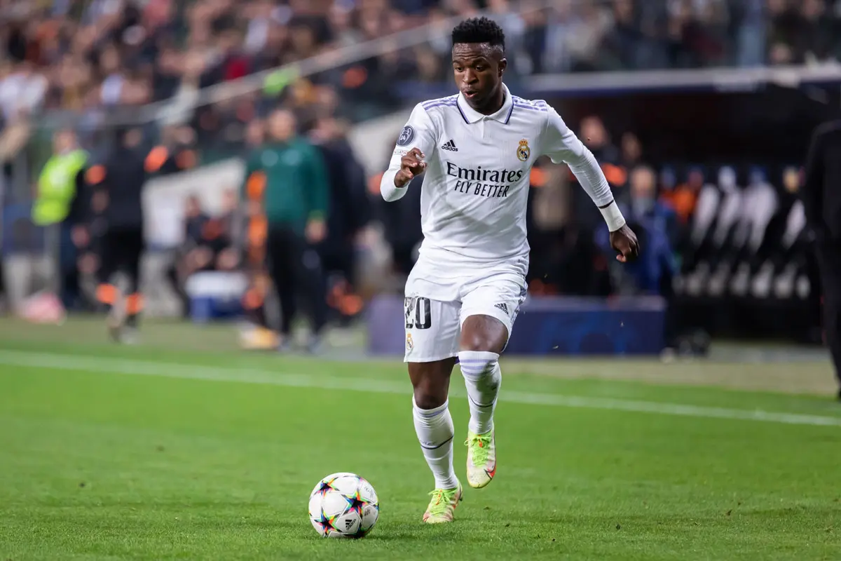 Real Madryt – Liverpool i Napoli – Eintracht Frankfurt. Typujemy rewanże 1/8 finału Ligi Mistrzów. Kursy bukmacherskie i stream (15.03.2023)