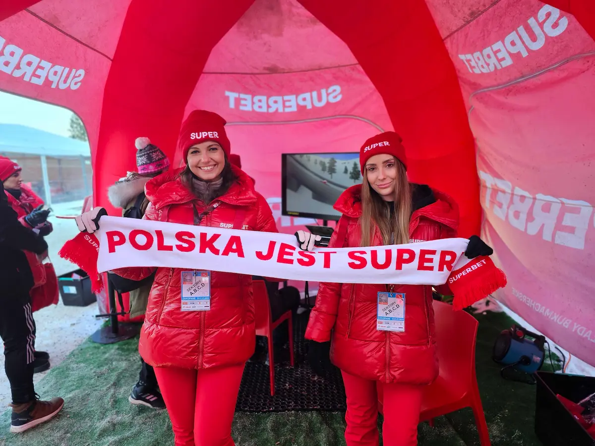 Tłumy kibiców, gra DSJ i liczne atrakcje. Superbet podsumował Polish Tour 2024 w skokach narciarskich