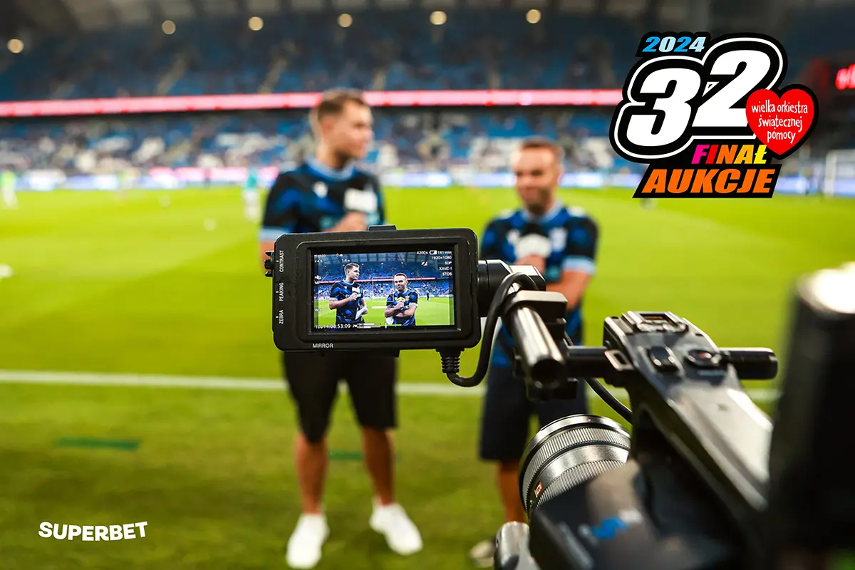 Wylicytuj zaproszenie na mecz Lecha Poznań od kuchni! Superbet, Kolejorz i Canal+ i grają z WOŚP